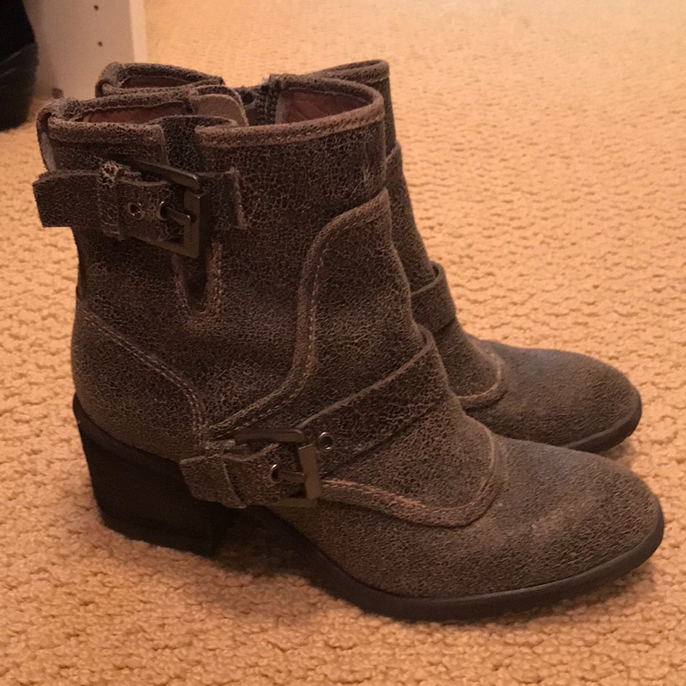 Donald J Pliner Woman’s boots